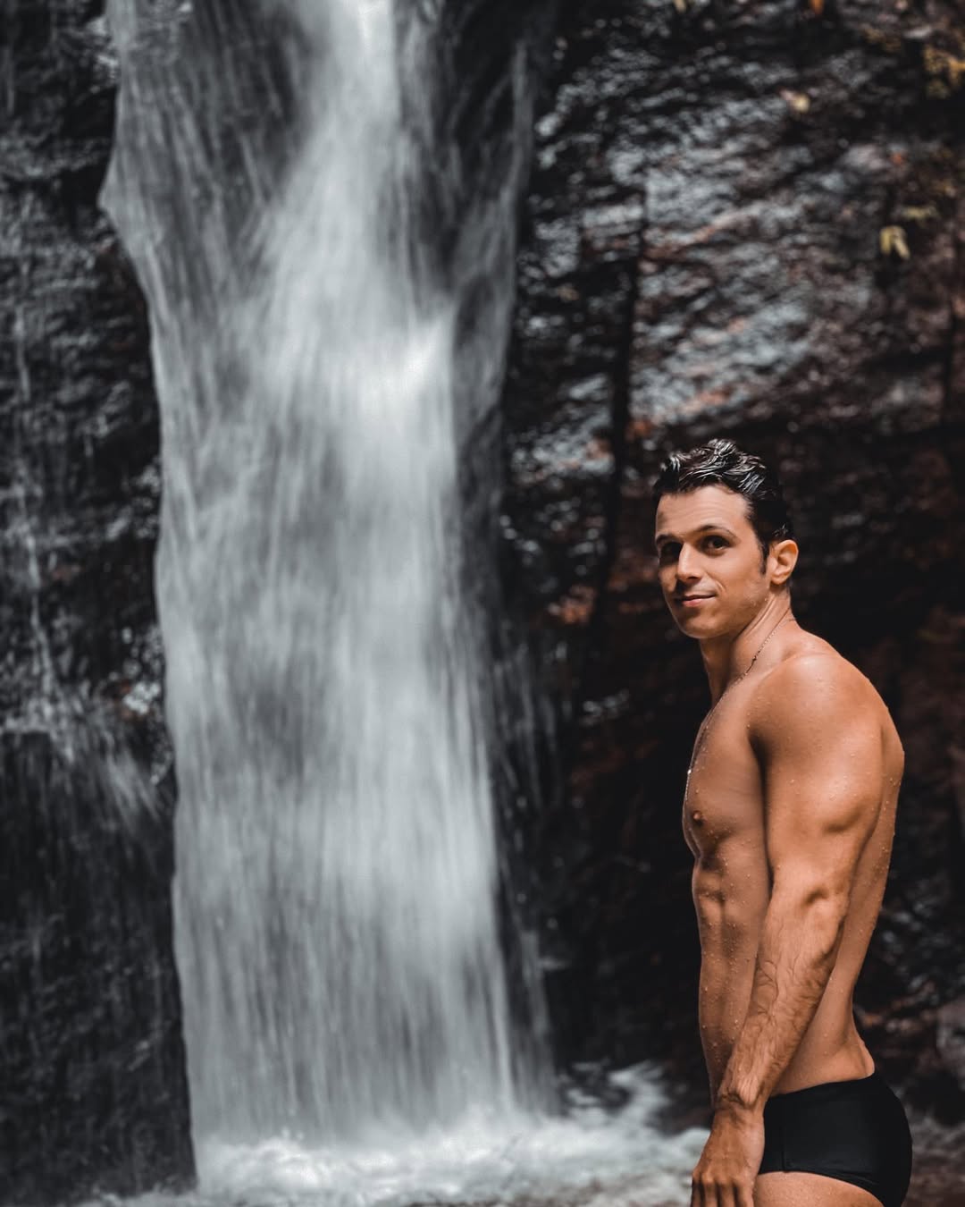 Fotos do ator gay João Villa, que faz Ferdinando em Dona Beja