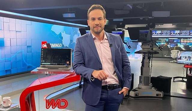 Daniel Adjuto, jornalista gay, é demitido da CNN