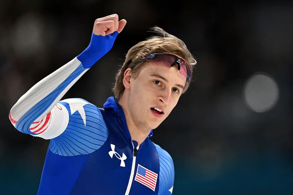 Jordan Stolz: patinador americano mostra bunda imensa após vitória