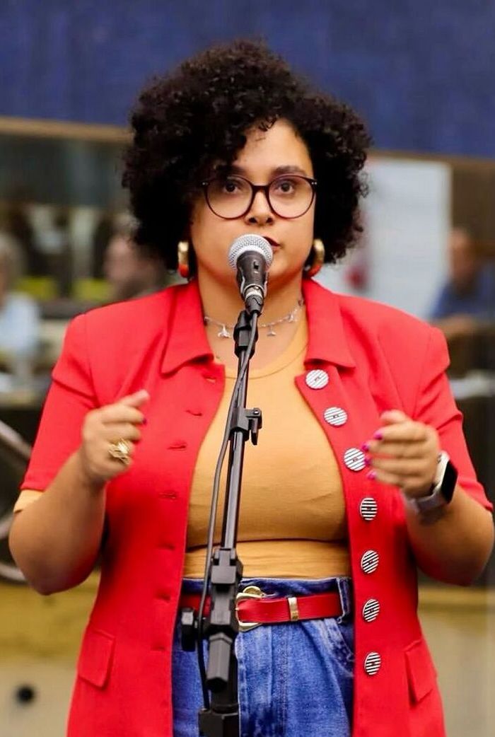 iza lourença deputada 