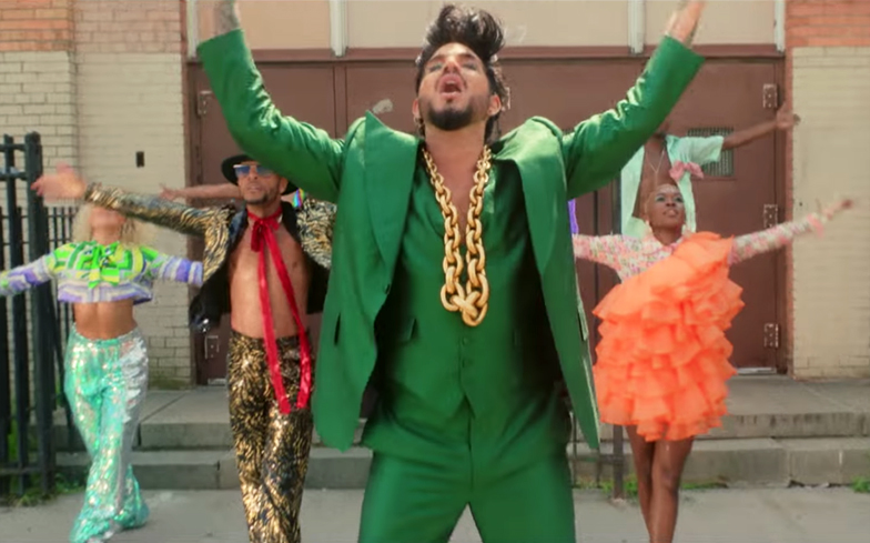 Adam Lambert: cantor gay lança clipe novo, 'Superpower'