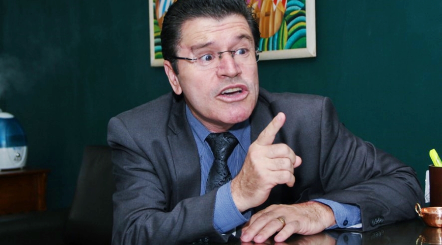 Assessor de Bolsonaro Victório Galli é condenado a pagar R$ 100 mil por homofobia