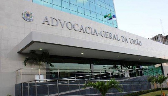 AGU quer invalidar punição contra homofobia