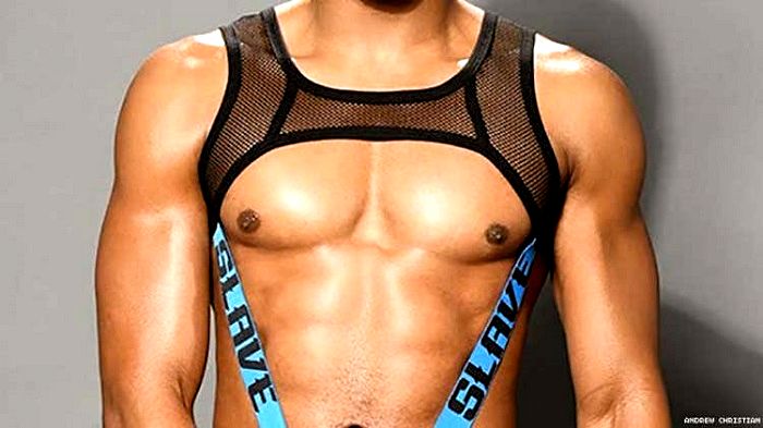 Andrew Christian: grife gay cria polêmica com harness em modelo negro