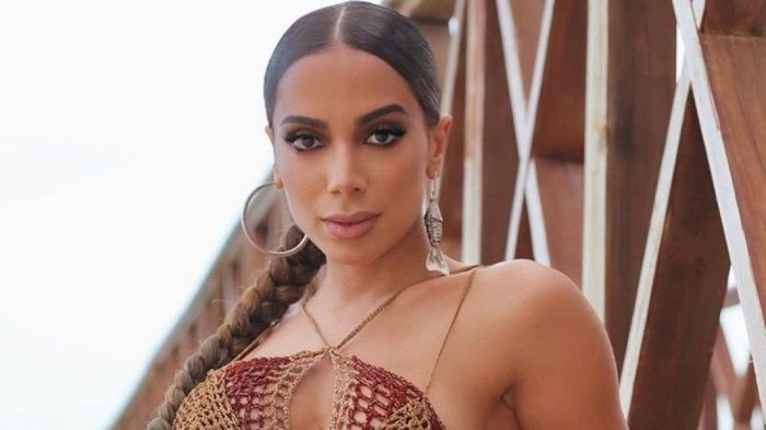 Anitta coloca 'Envolver' na 30ª semana no Top 30 Gay Brasil