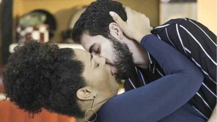 Bernardo de Assis e Juliana Alves - primeiro beijo de homem trans na TV