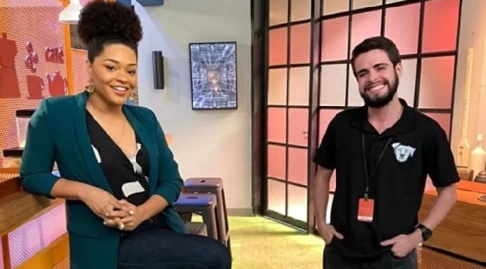 Bernardo de Assis dá primeiro beijo de homem trans na TV