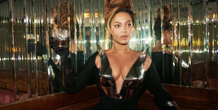 Beyoncé emplaca 3 hits nas pistas gays do Brasil