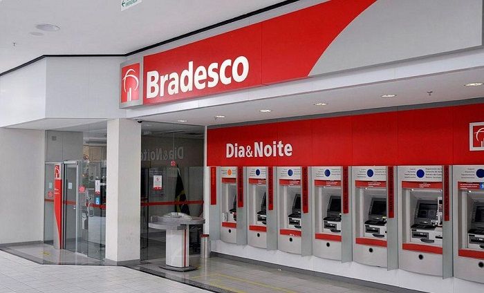 Bradesco é processado por homofobia por funcionário gay em Serra Telhada, Pernambuco