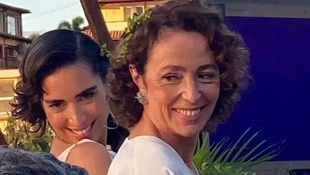 Mônica Barbosa se casa com Candice Carvalho