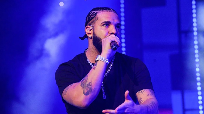 Pau duro de Drake ereto se masturbando em vídeo