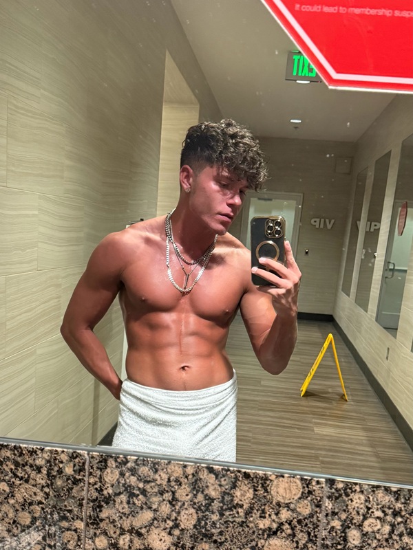 Drake Von: acusação contra ator de pornô gay é retirada