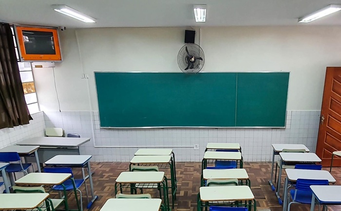 Mãe tira filha da escola para não conviver com gays e lésbicas
