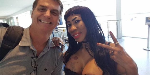 Inês Brasil posou ao lado de Jair Bolsonaro