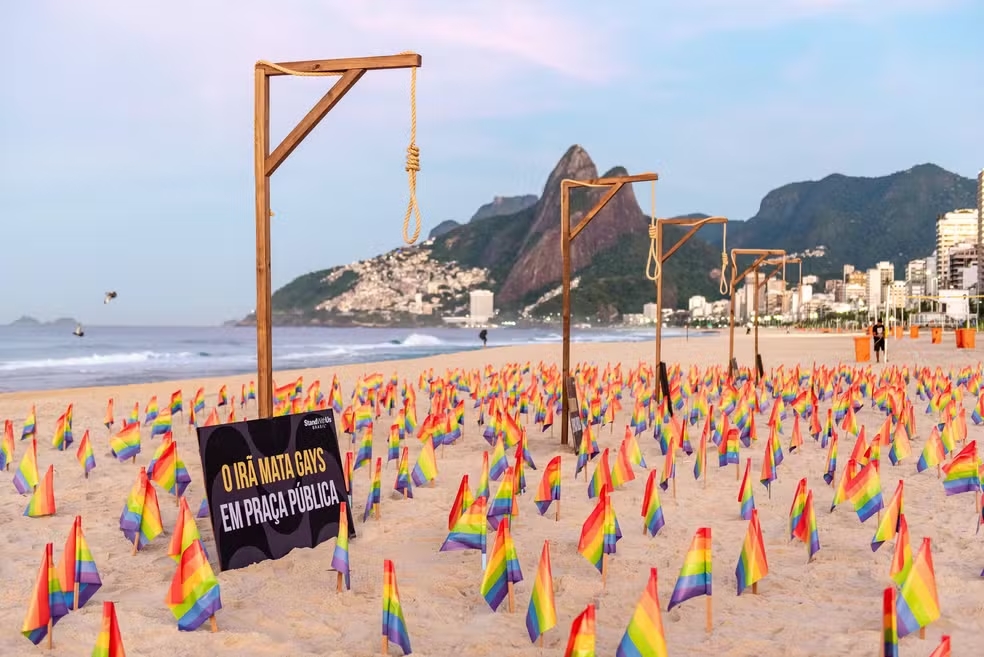 Irã mata gays em praça pública, denuncia ONG no Rio