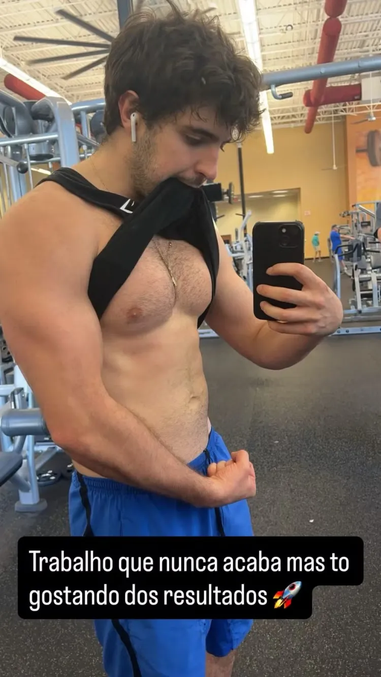 Corpo sarado do filho de Gugu: João Augusto Liberato