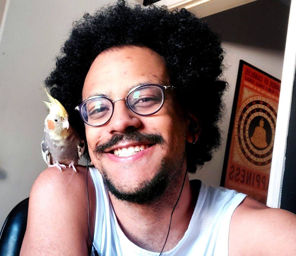João Luiz, professor gay e participante do BBB21