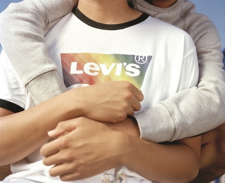 Levi's lança coleção Pride em homenagem ao orgulho gay