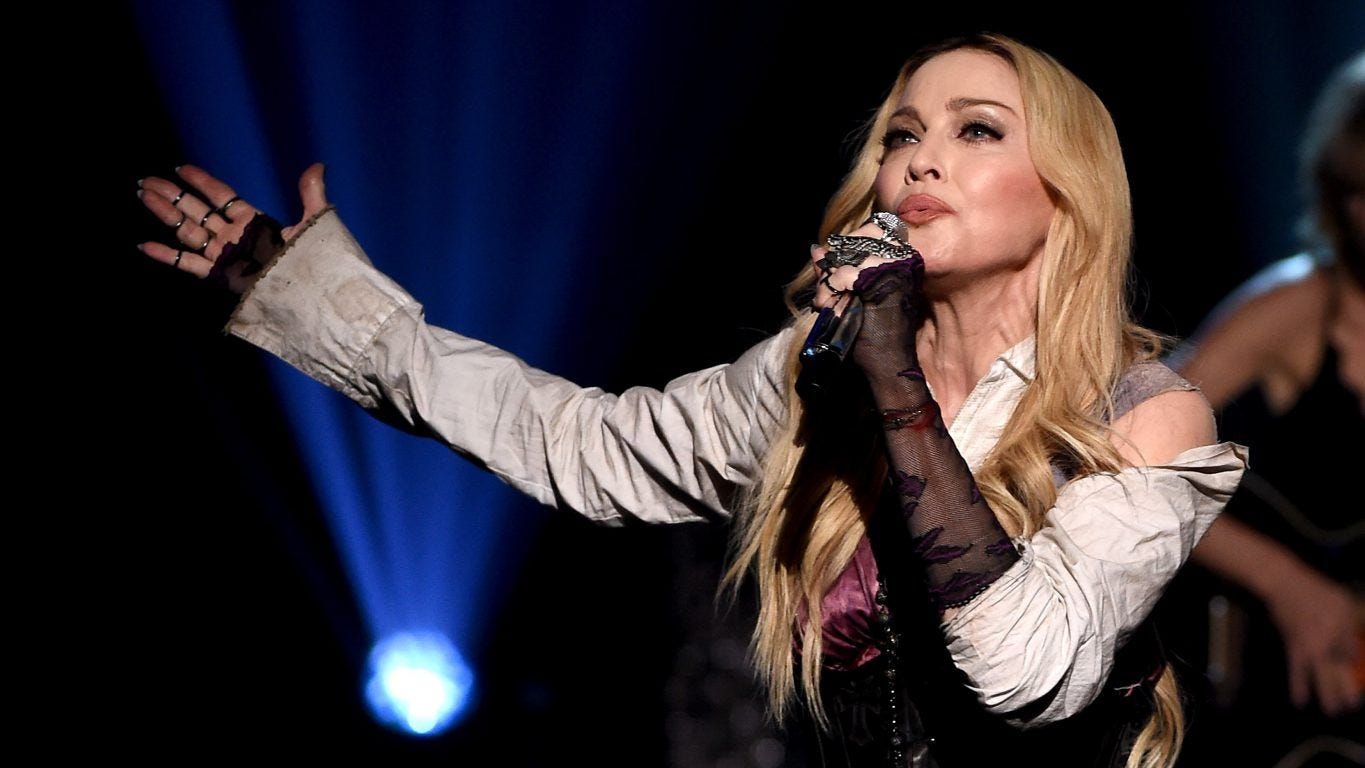 Madonna coloca seu 50º single no topo da parada dance