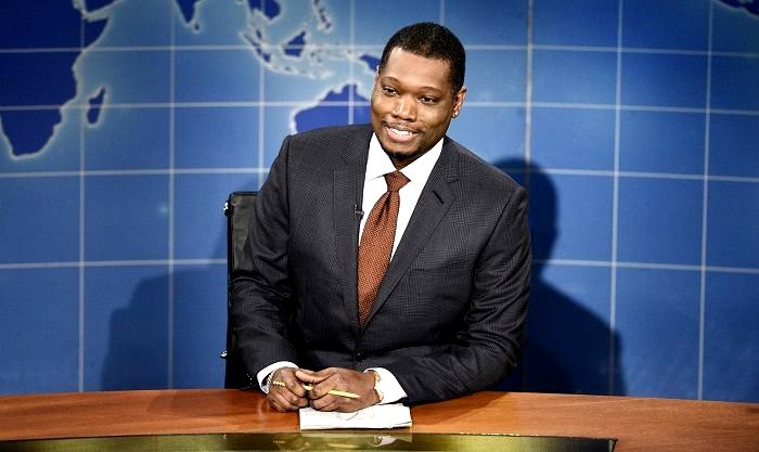 Michael Che: comediante é acusado de transfobia no Saturday Night Live