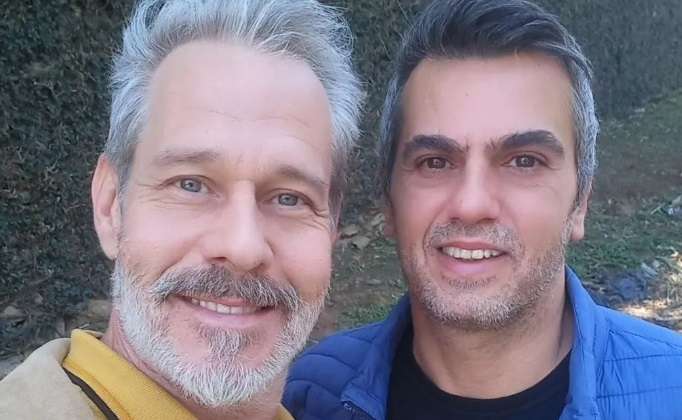 Ator gay Nico Puig publica foto do marido pelado, Jeff Lattari