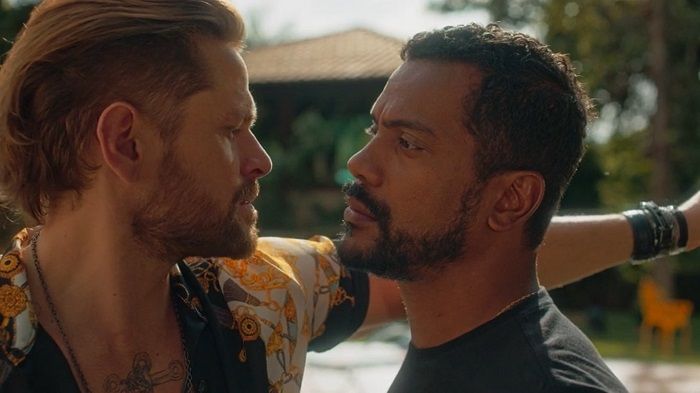 Fãs vibram com beijo gay em 'Rensga Hits!'
