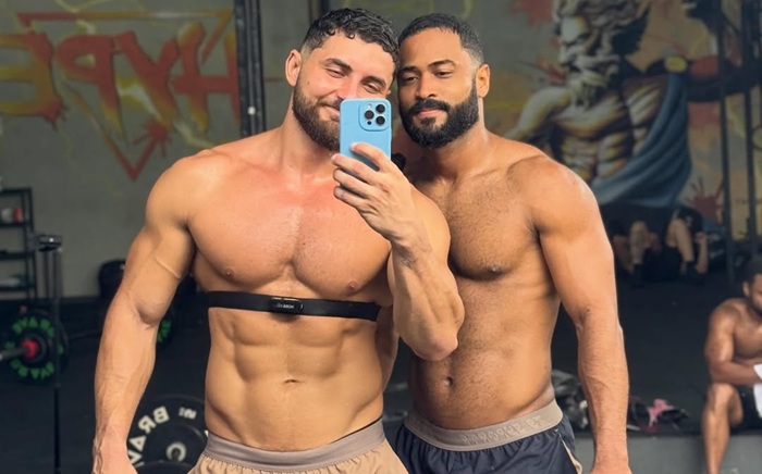 Influencers gays são ameaçados por vizinho dono de loja de armas