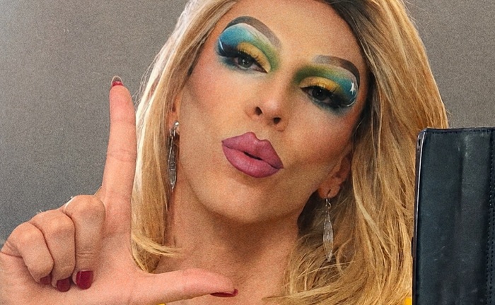 Drag queen percorre 1.800 km nos EUA para poder votar em Lula