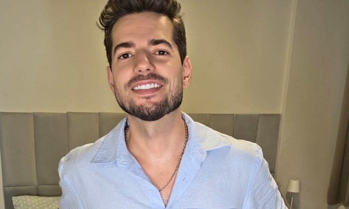 Empresário NanDotadão posta nude para anunciar Dédalos Bar Rio