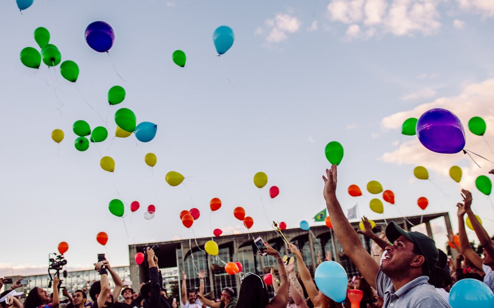 22ª Parada do Orgulho LGBT de Brasília - veja trios e trajetos 2019