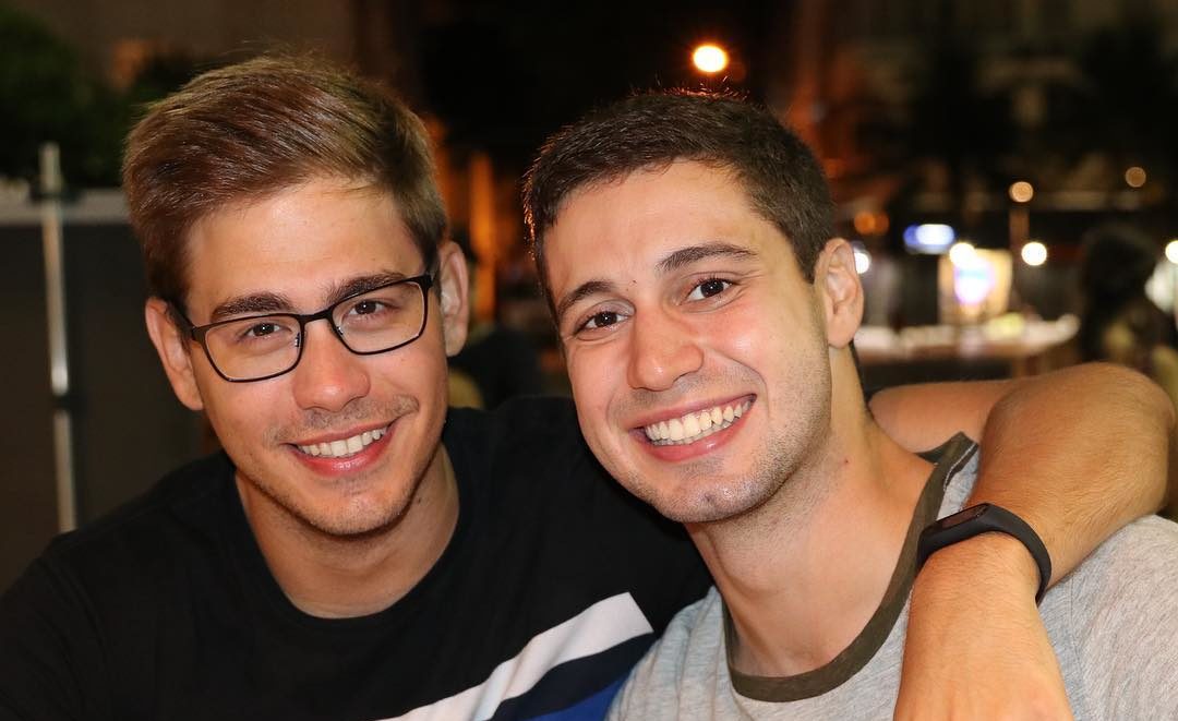 Repórteres gays da Globo, Erick Rianelli e Pedro Figueiredo são alvos de homofobia na Bahia