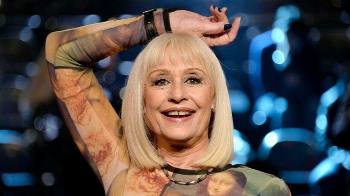 Morre aos 78 anos a cantora Raffaella Carrà