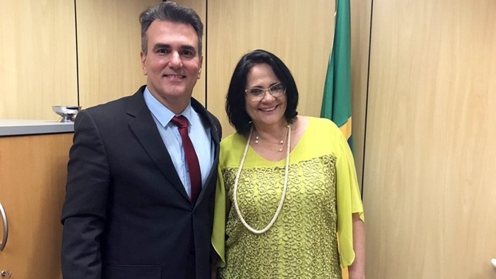 Secretário Sérgio Queiroz, número dois de Damares Alves, estará em encontro nacional de paradas LGBT