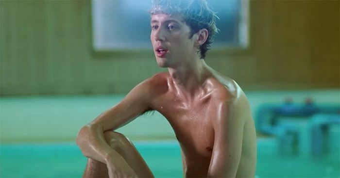 Troye Sivan fica pelado no novo clipe, Got Me Started
