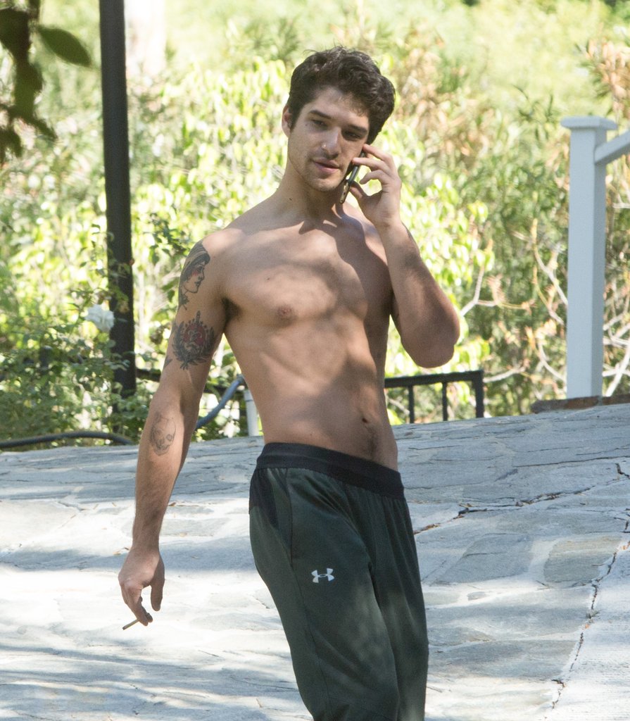 Ator sarado Tyler Posey mostra a bunda em série