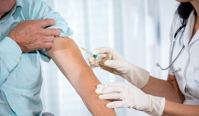 Vacina contra a covid-19 e HIV