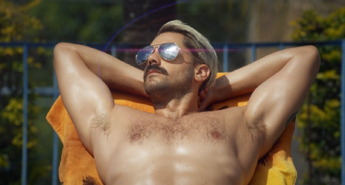 Rafael Teophilo no filme gay Vento Seco de Daniel Nolasco