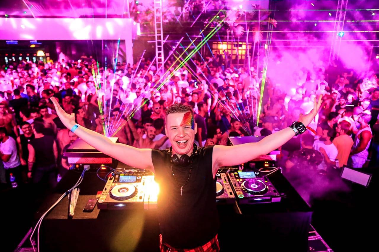 DJ Zambianco emplaca 3 hits no Top 30 Gay Brasil