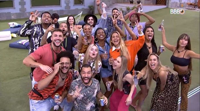 Há dois homens bissexuais no BBB21, afirma Leo Dias