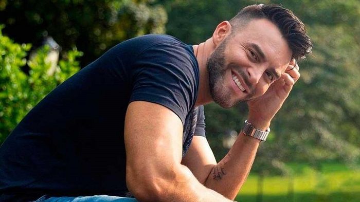 Pop star venezuelano Francisco León se assume gay