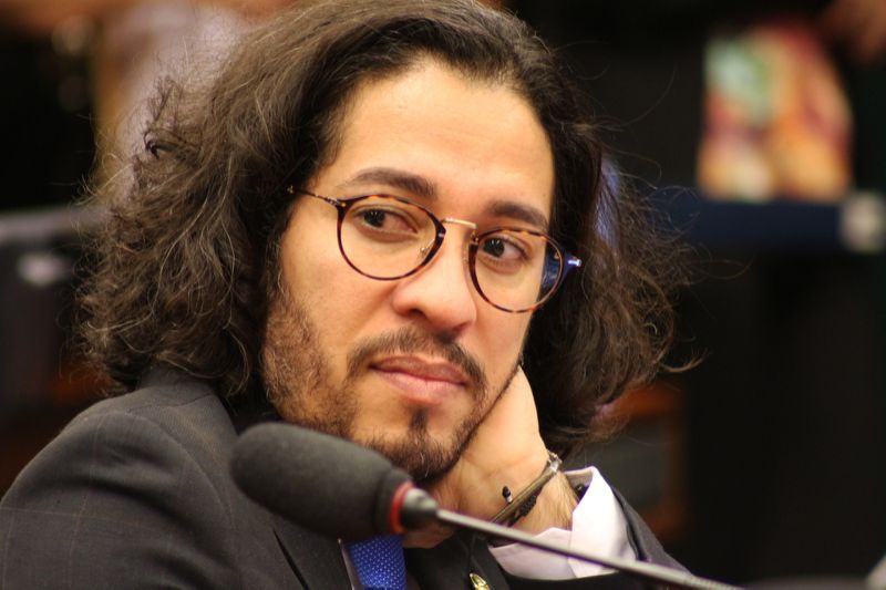 Caso The Week: Wyllys quer gays na luta por nova política de drogas