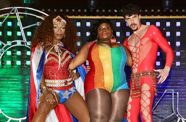 'Arrasou Viado': Jojo Marontinni lança clipe em prol do orgulho LGBT