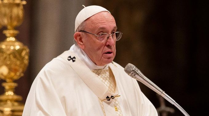 Para Papa, gays não devem ser aceitos em seminários ou sacerdócio