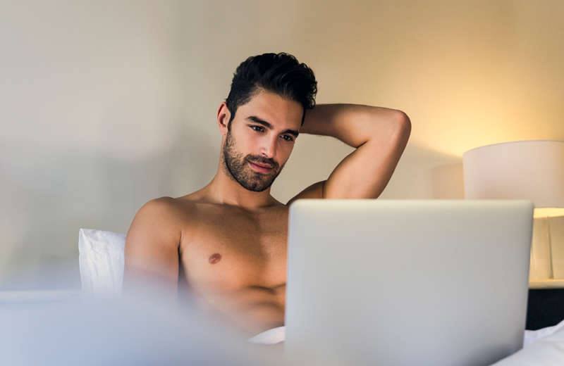 Sex club gay faz festa virtual e reúne 3 mil homens